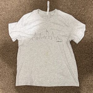 lululemon athletica Light Gray Skyline Tee